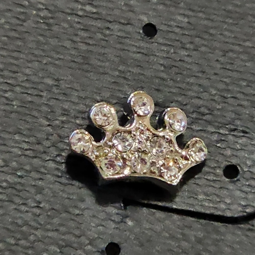 Cookie Lee Princess/Queen crown earrings NWT